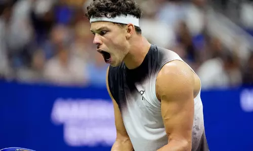 US Open में बड़ा उलटफेर, शेल्टन ने चैंपियन अल्काराज को हराया US Open में बड़ा उलटफेर, शेल्टन ने चैंपियन अल्काराज को हराया