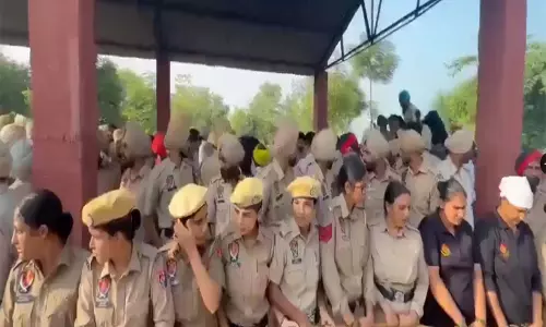 गुलजार सिंह के अंतिम संस्कार पर बवाल, पवन खेड़ा ने AAP को घेरा गुलजार सिंह के अंतिम संस्कार पर बवाल, पवन खेड़ा ने AAP को घेरा