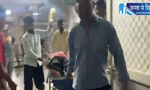 ऐतिहासिक किला देखने पहुंची छात्रा 50 फीट गहरी खाई में गिरी, हालत गंभीर ऐतिहासिक किला देखने पहुंची छात्रा 50 फीट गहरी खाई में गिरी, हालत गंभीर