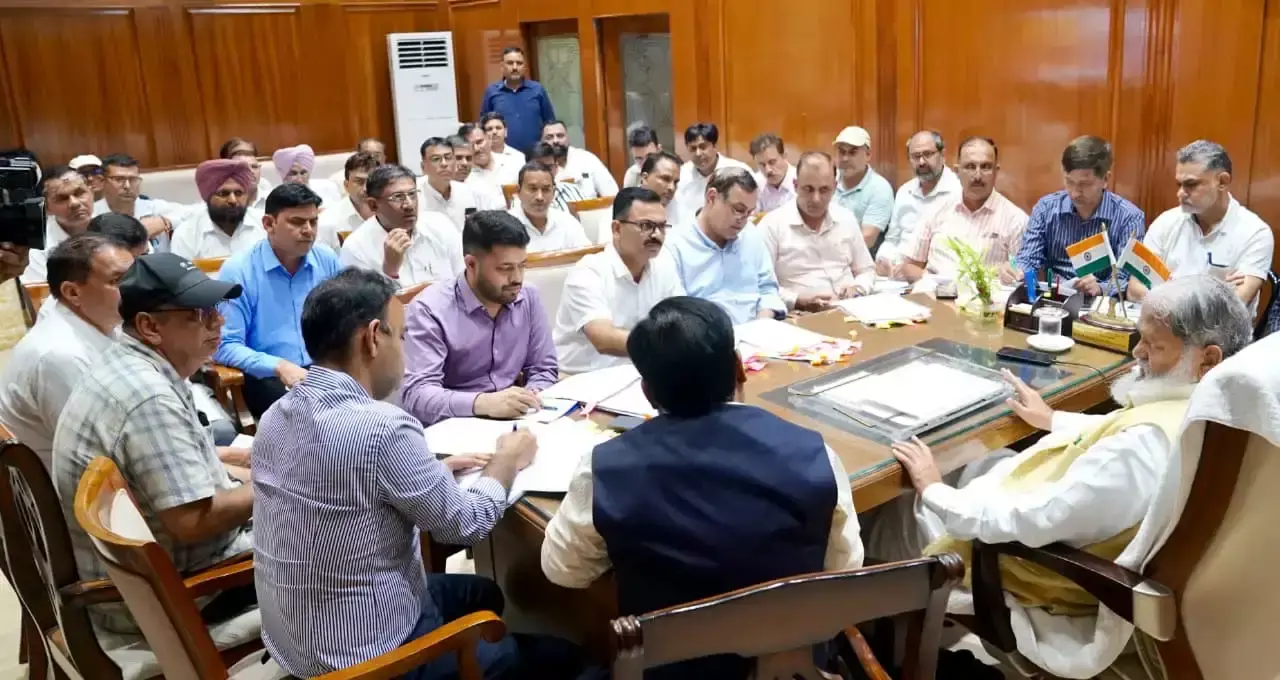 Chandigarh: हरियाणा रोडवेज में 700 पदों पर जल्द होगी परिचालकों की भर्ती Chandigarh: हरियाणा रोडवेज में 700 पदों पर जल्द होगी परिचालकों की भर्ती