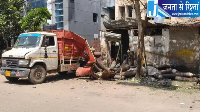 दिल्ली के ओखला फेज-1 में ऑक्सीजन सिलिंडर ब्लास्ट, एक की मौत दो घायल दिल्ली के ओखला फेज-1 में ऑक्सीजन सिलिंडर ब्लास्ट, एक की मौत दो घायल