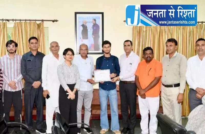 कुरुक्षेत्र में 107 मेधावी छात्रों को स्कॉलरशिप जारी की गई कुरुक्षेत्र में 107 मेधावी छात्रों को स्कॉलरशिप जारी की गई