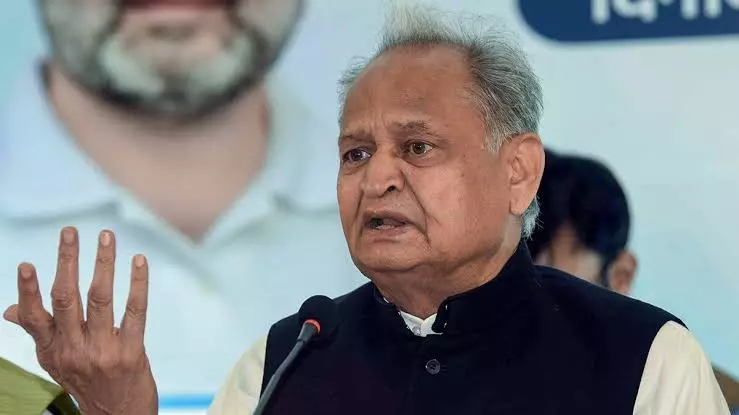 Jaipur: गहलोत का केंद्र पर हमला, जनधन खातों के आंकड़ों को बताया चिंताजनक Jaipur: गहलोत का केंद्र पर हमला, जनधन खातों के आंकड़ों को बताया चिंताजनक