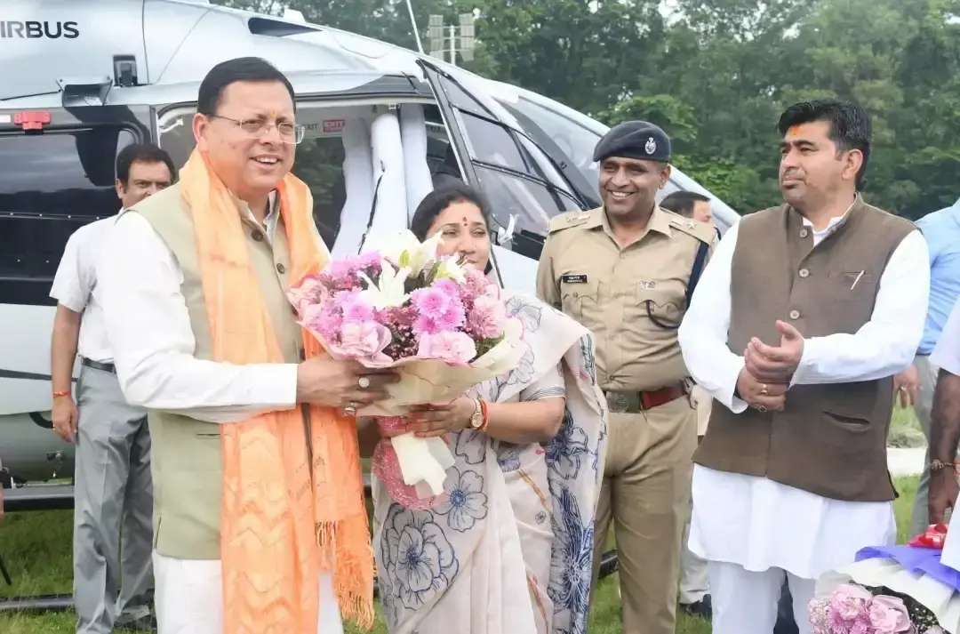Haldwani: हल्द्वानी में धामी ने सुनीं जनसमस्याएं, अधिकारियों को दिए निर्देश Haldwani: हल्द्वानी में धामी ने सुनीं जनसमस्याएं, अधिकारियों को दिए निर्देश