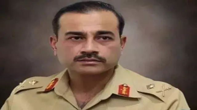 पाकिस्तानी सेना में अविश्वास: मुनीर के समर्थन में जुटे आतंकी गुट पाकिस्तानी सेना में अविश्वास: मुनीर के समर्थन में जुटे आतंकी गुट