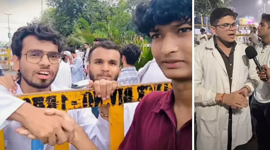 भोपाल में मेडिकल इंटर्न का प्रदर्शन तीसरे दिन भी जारी, स्टाइपेंड बढ़ाने की मांग पर अड़े छात्र भोपाल में मेडिकल इंटर्न का प्रदर्शन तीसरे दिन भी जारी, स्टाइपेंड बढ़ाने की मांग पर अड़े छात्र