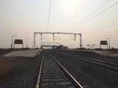 कैबिनेट ने 10,783 करोड़ रुपए के तीन रेलवे प्रोजेक्ट्स को मंजूरी दी, 14 जिलों में बढ़ेगी कनेक्टिविटी कैबिनेट ने 10,783 करोड़ रुपए के तीन रेलवे प्रोजेक्ट्स को मंजूरी दी, 14 जिलों में बढ़ेगी कनेक्टिविटी