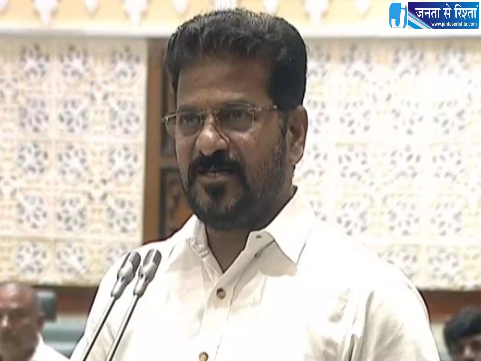 विधानसभा हंगामे पर CM रेवंत रेड्डी का BRS पर हमला विधानसभा हंगामे पर CM रेवंत रेड्डी का BRS पर हमला