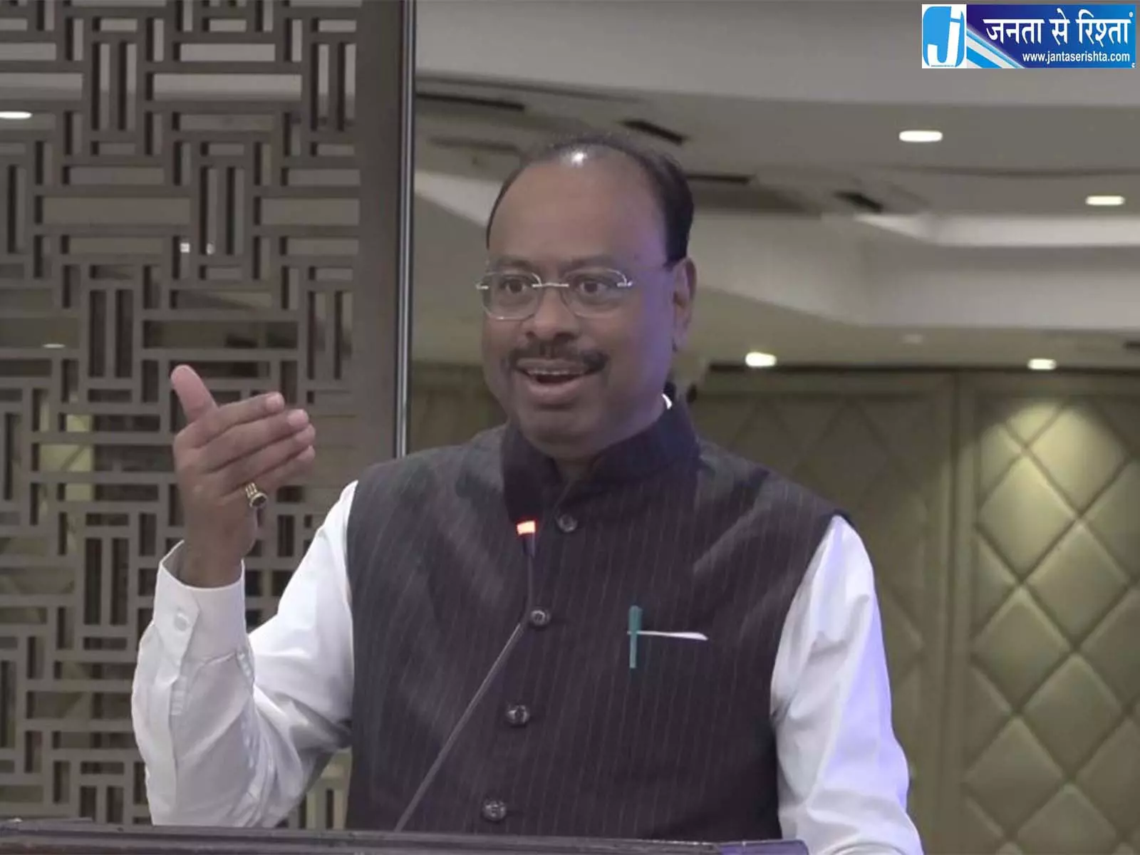 वंदे मातरम् नहीं गाने वालों पर भड़के मंत्री बावनकुले वंदे मातरम् नहीं गाने वालों पर भड़के मंत्री बावनकुले