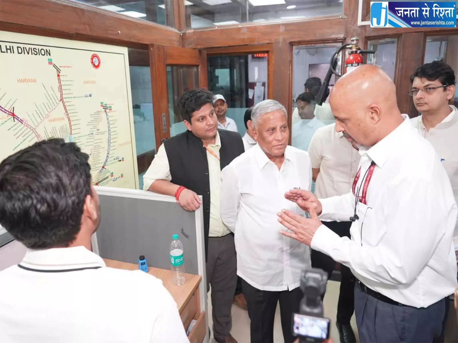 रेल राज्य मंत्री वी सोमन्ना ने दिल्ली डिवीजन की व्यवस्थाओं का लिया जायजा रेल राज्य मंत्री वी सोमन्ना ने दिल्ली डिवीजन की व्यवस्थाओं का लिया जायजा