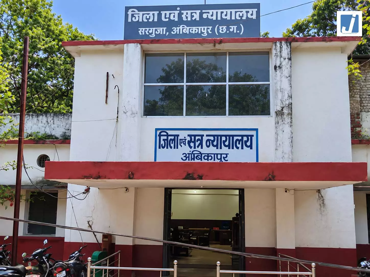 नाबालिगों की ड्राइविंग पर बड़ा एक्शन, 3 वाहन चालकों पर 75 हजार का जुर्माना नाबालिगों की ड्राइविंग पर बड़ा एक्शन, 3 वाहन चालकों पर 75 हजार का जुर्माना