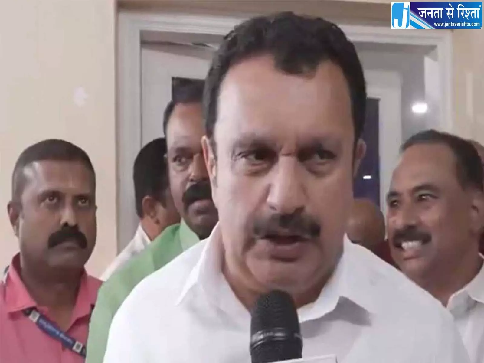 ED की FIR मांग पर मुरलीधरन ने दी सफाई ED की FIR मांग पर मुरलीधरन ने दी सफाई