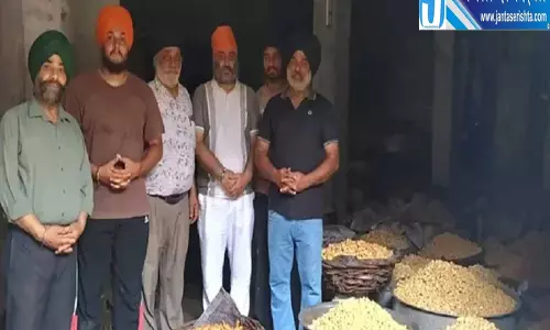 संगत के लिए तैयार हो रही 15 टन मिठाई सात तरह के प्रसाद से महकेगा गुरदासपुर संगत के लिए तैयार हो रही 15 टन मिठाई सात तरह के प्रसाद से महकेगा गुरदासपुर