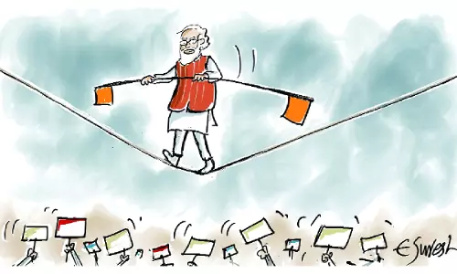 प्रधानमंत्री मोदी: क्या उन्हें अपनी रणनीति पर फिर से विचार करना चाहिए? प्रधानमंत्री मोदी: क्या उन्हें अपनी रणनीति पर फिर से विचार करना चाहिए?