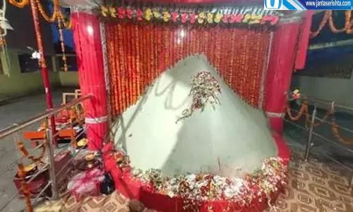 मिट्टी भी नहीं ढक पाई थी बाबा की देह 103 साल बाद भी जीवंत है अनोखी परंपरा
