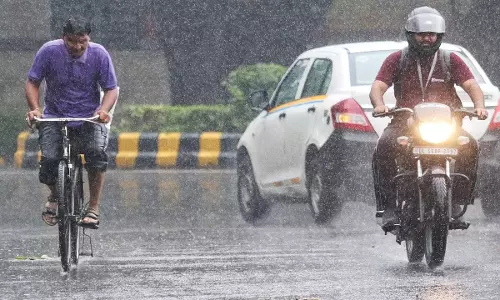 झारखंड में गुरुवार को बदलेगा मौसम, राजधानी समेत कई जिलों में बारिश के आसार झारखंड में गुरुवार को बदलेगा मौसम, राजधानी समेत कई जिलों में बारिश के आसार