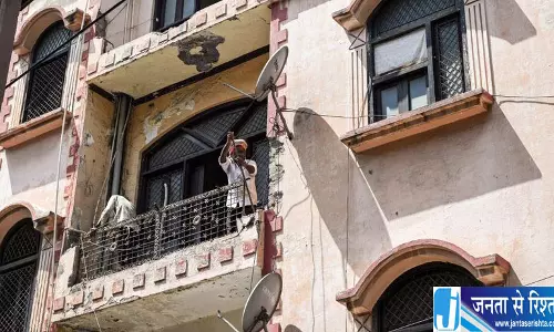 Delhi MCD ने कार्रवाई का दायरा बढ़ाया, 34 ढांचे गिराए Delhi MCD ने कार्रवाई का दायरा बढ़ाया, 34 ढांचे गिराए