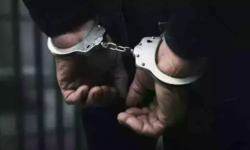 आंध्र प्रदेश से कथित तौर पर लाए गए 90 किलो गांजे के साथ 2 लोग पकड़े गए