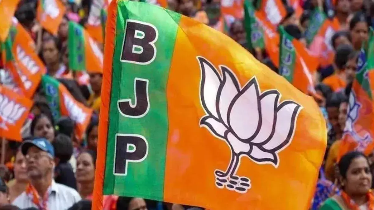 विजयन के इस्तीफे की मांग, बीजेपी का गुप्त समझौते का आरोप