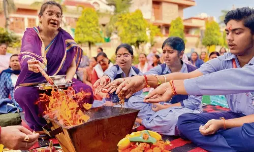 दयाल सिंह मजीठिया की स्मृति में रक्तदान शिविर और वृक्षारोपण अभियान