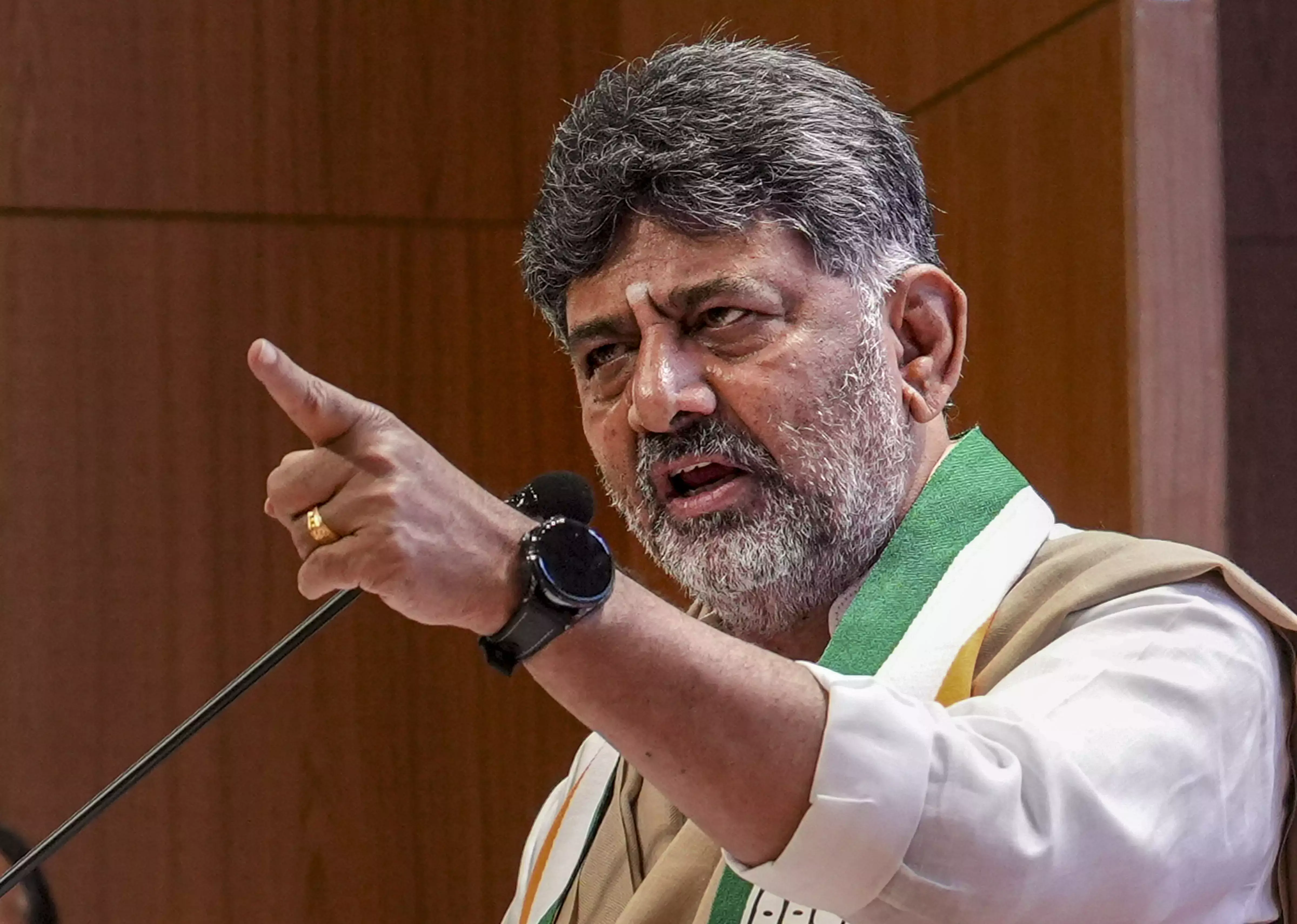चुनौतियों के बीच, डीके शिवकुमार ने CMO में 100 दिन पूरे किए