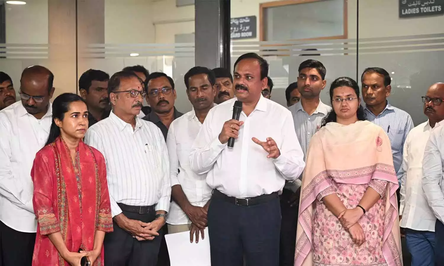 Andhra: ‘इन्वेस्ट कडप्पा’ केंद्र का उद्घाटन Andhra: ‘इन्वेस्ट कडप्पा’ केंद्र का उद्घाटन