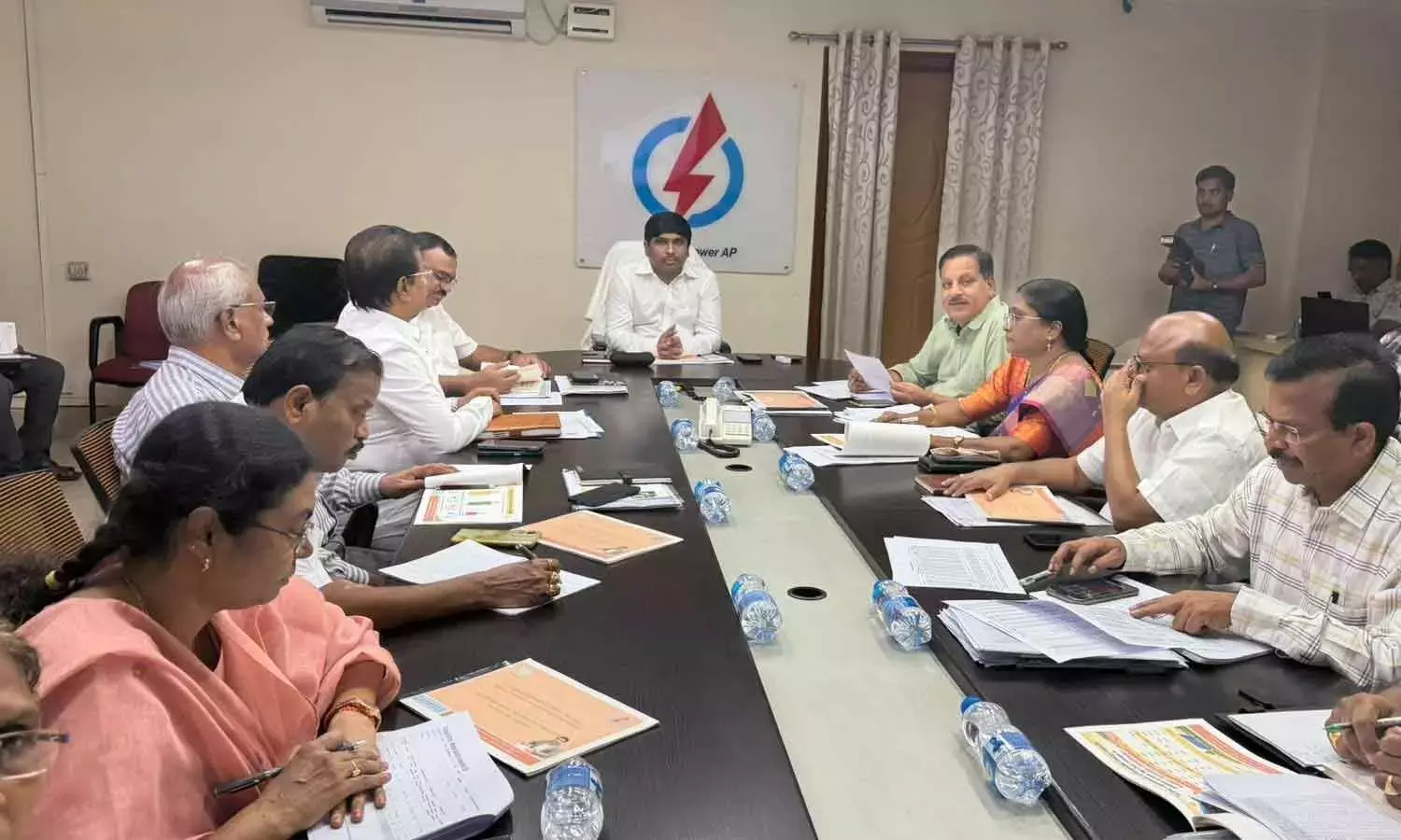 कुप्पम रेस्को क्षेत्र में बिजली व्यवस्था मजबूत की जायेगी: लोथेटी