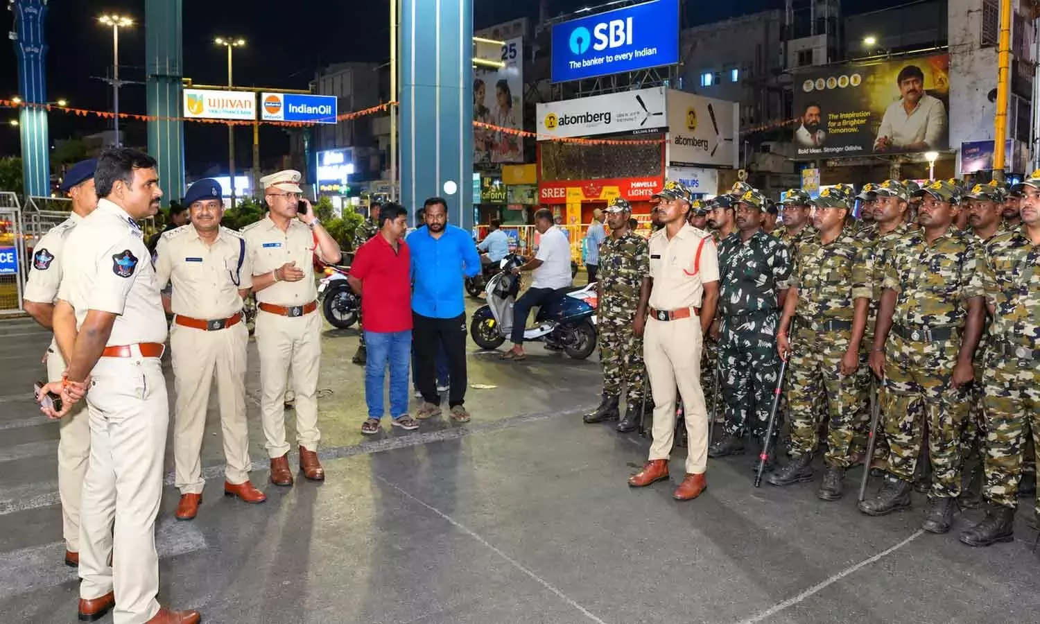 Andhra: तिरुपति पुलिस ने तीर्थयात्रियों की सुरक्षा के लिए रात में सुरक्षा अभियान शुरू किया
