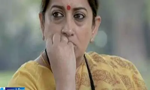 स्मृति ईरानी के एक फैसले से नाराज हुए पिता जानें क्या था मामला