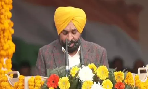 हड़ताली कर्मचारियों पर कार्रवाई से पीछे हटी सरकार