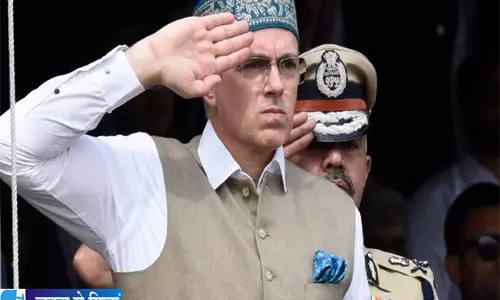 वंदे मातरम् को लेकर बढ़ी तल्खी उमर के बयान से गरमाई सियासत वंदे मातरम् को लेकर बढ़ी तल्खी उमर के बयान से गरमाई सियासत