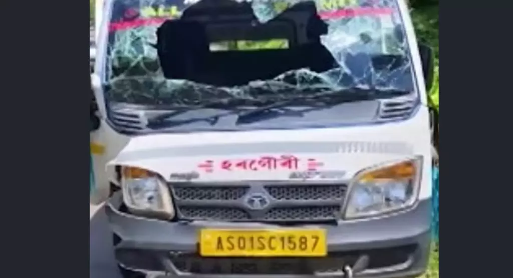 सोनापुर में NH-27 पर गाड़ी दुर्घटनाग्रस्त, कई लोग घायल सोनापुर में NH-27 पर गाड़ी दुर्घटनाग्रस्त, कई लोग घायल