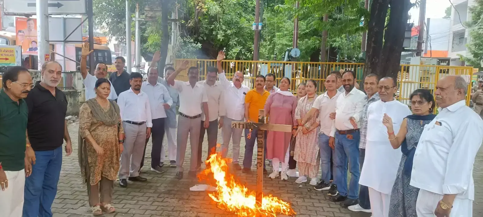 Haldwani: टिप्पणी के विरोध में कांग्रेस कार्यकर्ताओं ने किया प्रदर्शन