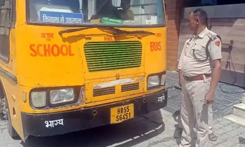 Hisar: बच्चों की सुरक्षा में लापरवाही पर नौ बसें कार्रवाई की जद में Hisar: बच्चों की सुरक्षा में लापरवाही पर नौ बसें कार्रवाई की जद में