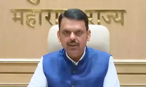 मुंबई में छात्र प्रतिनिधियों से फडणवीस की मुलाकात हर मांग को सुना मुंबई में छात्र प्रतिनिधियों से फडणवीस की मुलाकात हर मांग को सुना