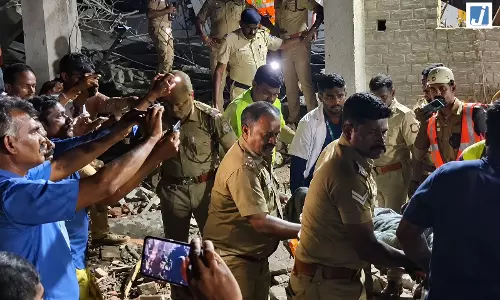 BIG BREAKING: नवनिर्मित चर्च की छत गिरी, 14 से ज्यादा मजदूर मलबे में दबे