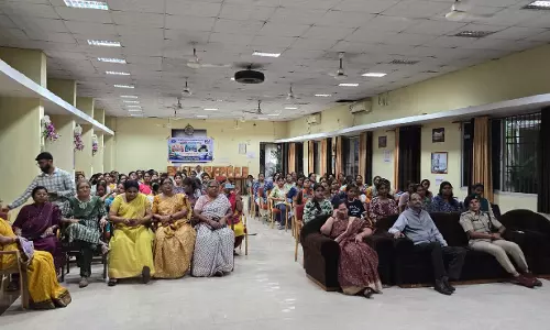200 छात्राओं ने सीखे सड़क सुरक्षा के नियम प्रतियोगिता में बांटे गए हेलमेट 200 छात्राओं ने सीखे सड़क सुरक्षा के नियम प्रतियोगिता में बांटे गए हेलमेट