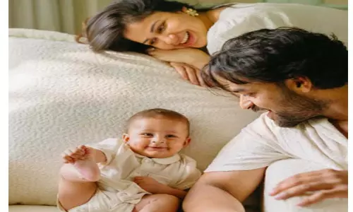 वरुण तेज और लावण्या ने दिखाई बेटे वायुव की पहली झलक