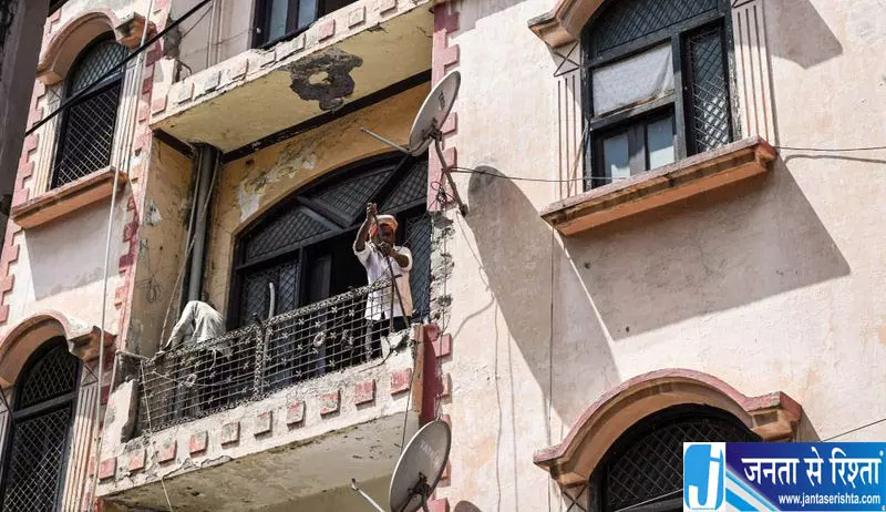 Delhi MCD ने कार्रवाई का दायरा बढ़ाया, 34 ढांचे गिराए Delhi MCD ने कार्रवाई का दायरा बढ़ाया, 34 ढांचे गिराए