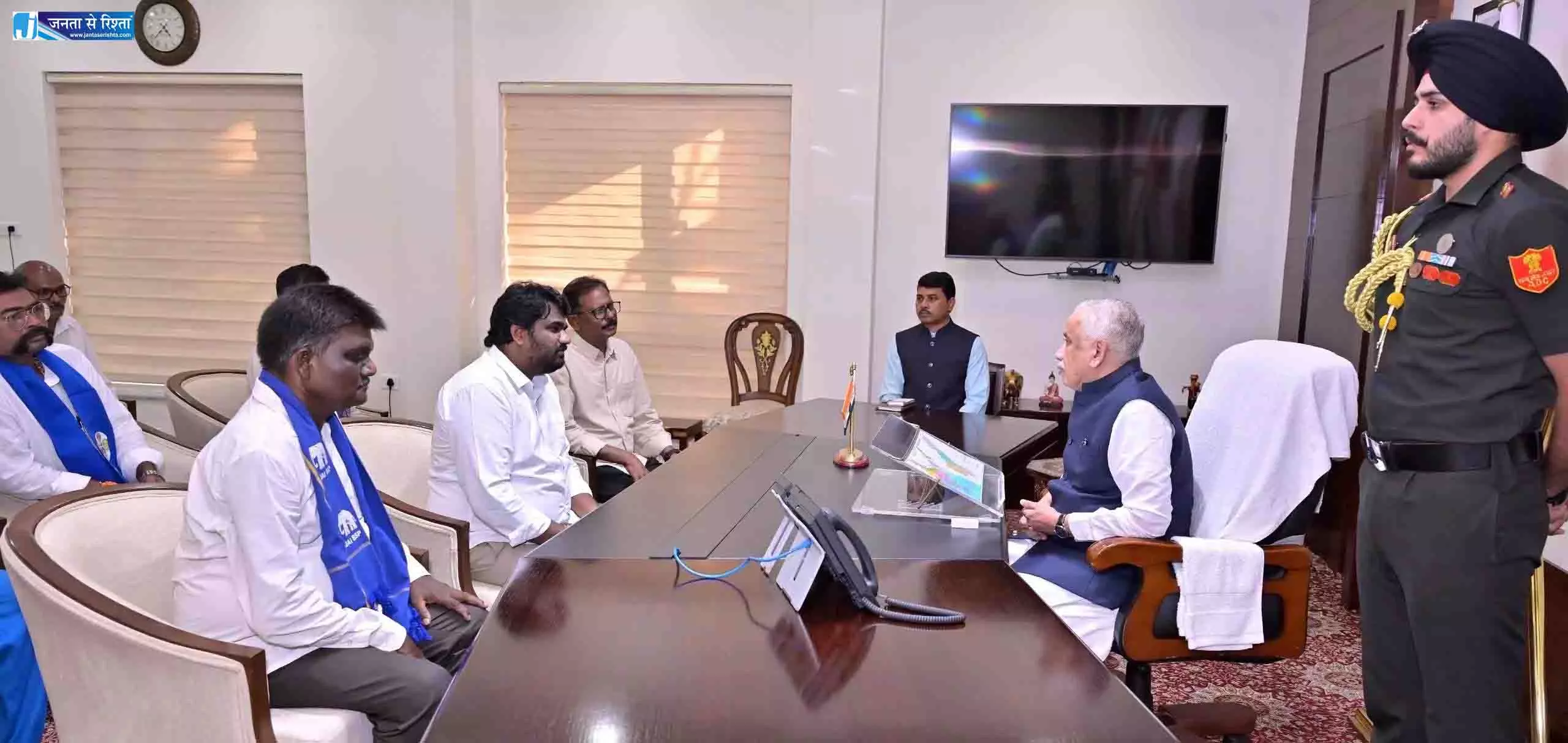 BSP नेताओं ने दलितों के ख़िलाफ़ अपराधों को लेकर गवर्नर से दखल देने की मांग की BSP नेताओं ने दलितों के ख़िलाफ़ अपराधों को लेकर गवर्नर से दखल देने की मांग की
