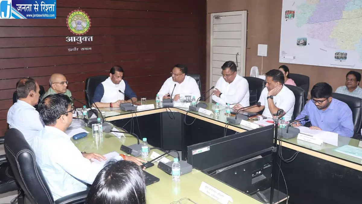 स्थानीय निकायों को आत्मनिर्भर बनाने पर जोर, खुद के राजस्व स्रोत विकसित करें: पवैया स्थानीय निकायों को आत्मनिर्भर बनाने पर जोर, खुद के राजस्व स्रोत विकसित करें: पवैया