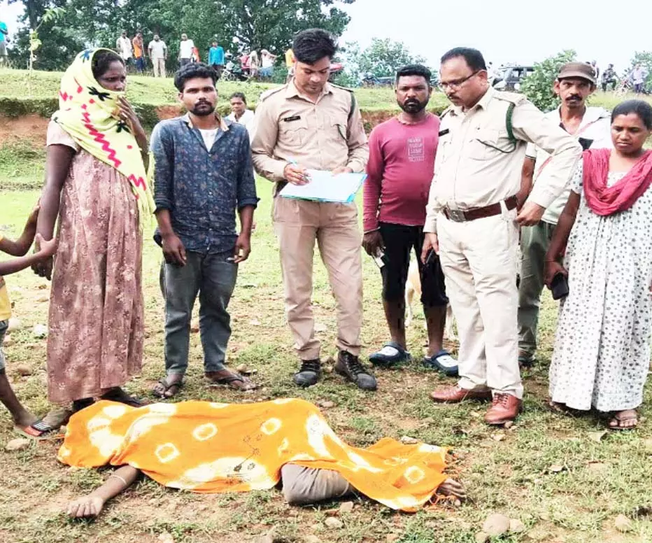 जंगली हाथी ने युवक को दौड़ाकर कुचला, मौके पर मौत जंगली हाथी ने युवक को दौड़ाकर कुचला, मौके पर मौत