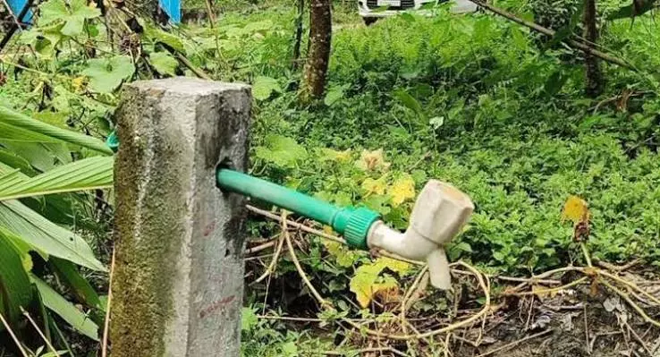 असम JJM की नाकामी: नलों से जल गायब, चाय बागानों में तरस रहे लोग असम JJM की नाकामी: नलों से जल गायब, चाय बागानों में तरस रहे लोग