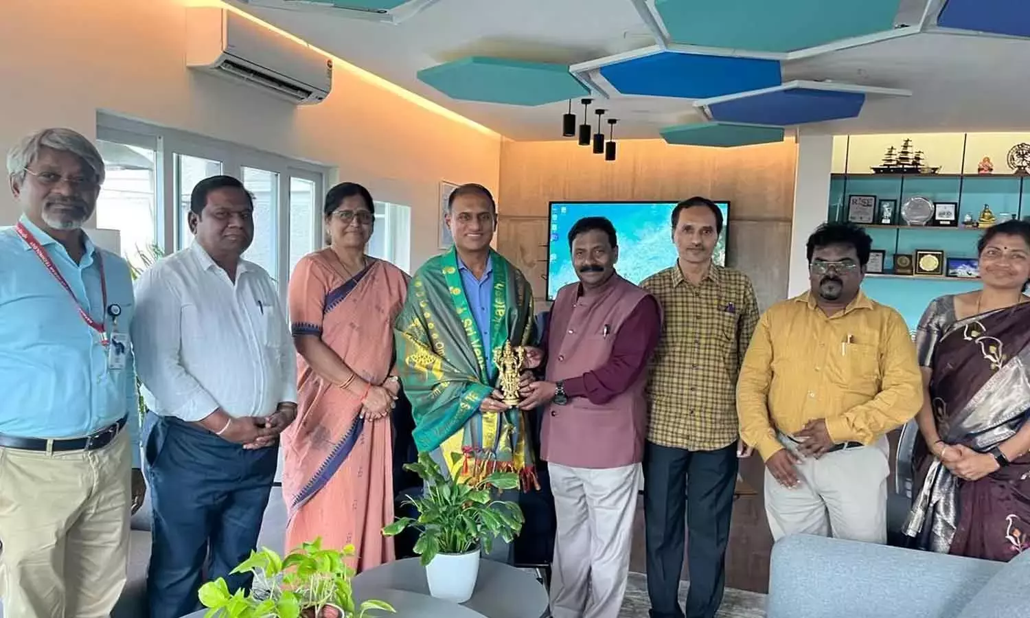 VSU का प्रतिनिधिमंडल ISA और NIOT के साथ समुद्री विज्ञान में साझेदारी की संभावनाओं का पता लगा रहा है VSU का प्रतिनिधिमंडल ISA और NIOT के साथ समुद्री विज्ञान में साझेदारी की संभावनाओं का पता लगा रहा है