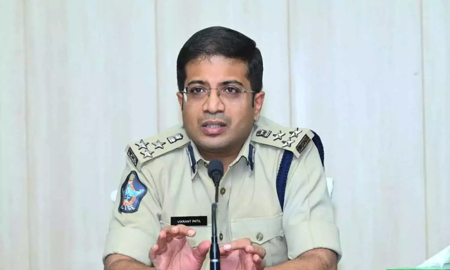 त्योहारों से पहले SP विक्रांत पाटिल ने शांति समिति की बैठक की अध्यक्षता की त्योहारों से पहले SP विक्रांत पाटिल ने शांति समिति की बैठक की अध्यक्षता की