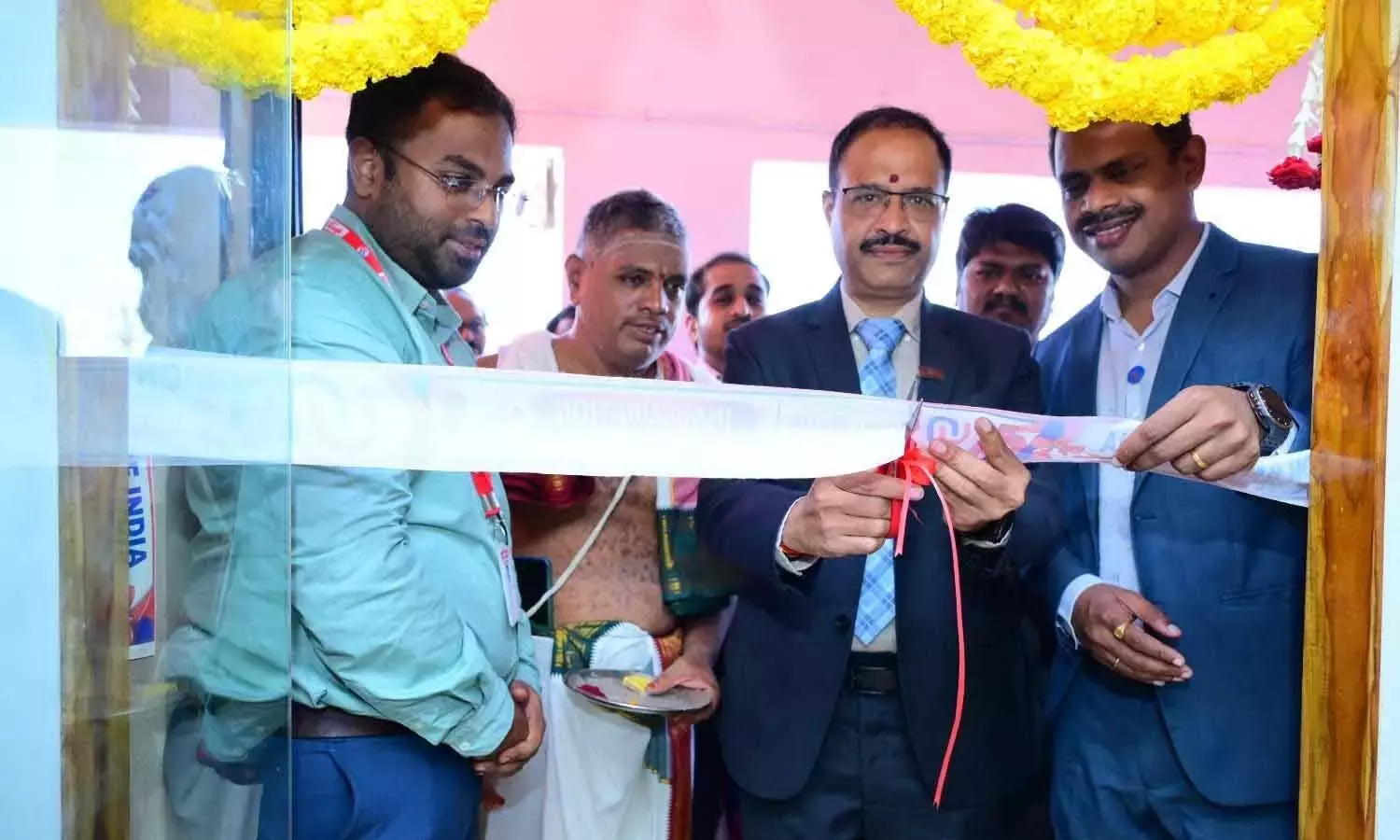 Andhra: नवीनीकृत UBI शाखा का उद्घाटन किया गया Andhra: नवीनीकृत UBI शाखा का उद्घाटन किया गया