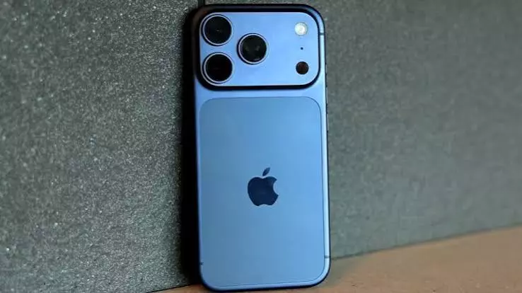 30 किमी की ऊंचाई से गिरा iPhone 17 Pro, बना नया वर्ल्ड रिकॉर्ड 30 किमी की ऊंचाई से गिरा iPhone 17 Pro, बना नया वर्ल्ड रिकॉर्ड