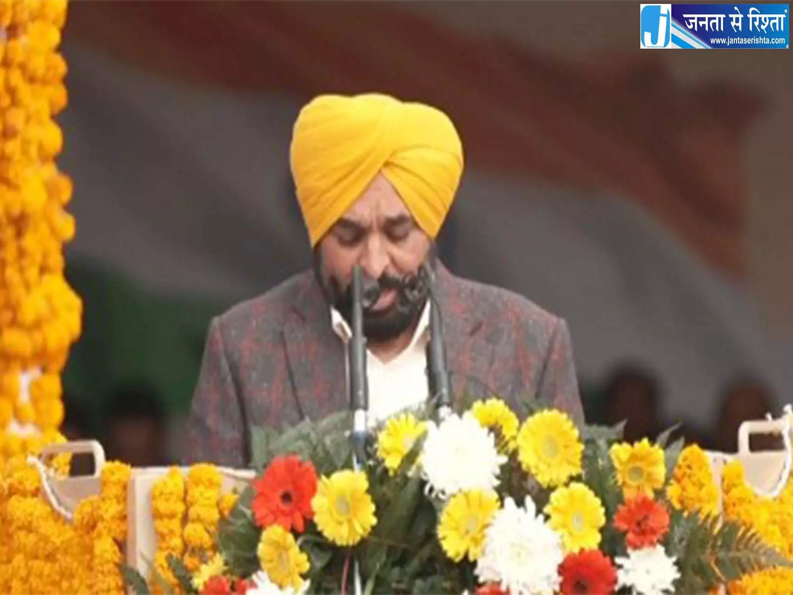 हड़ताली कर्मचारियों पर कार्रवाई से पीछे हटी सरकार हड़ताली कर्मचारियों पर कार्रवाई से पीछे हटी सरकार