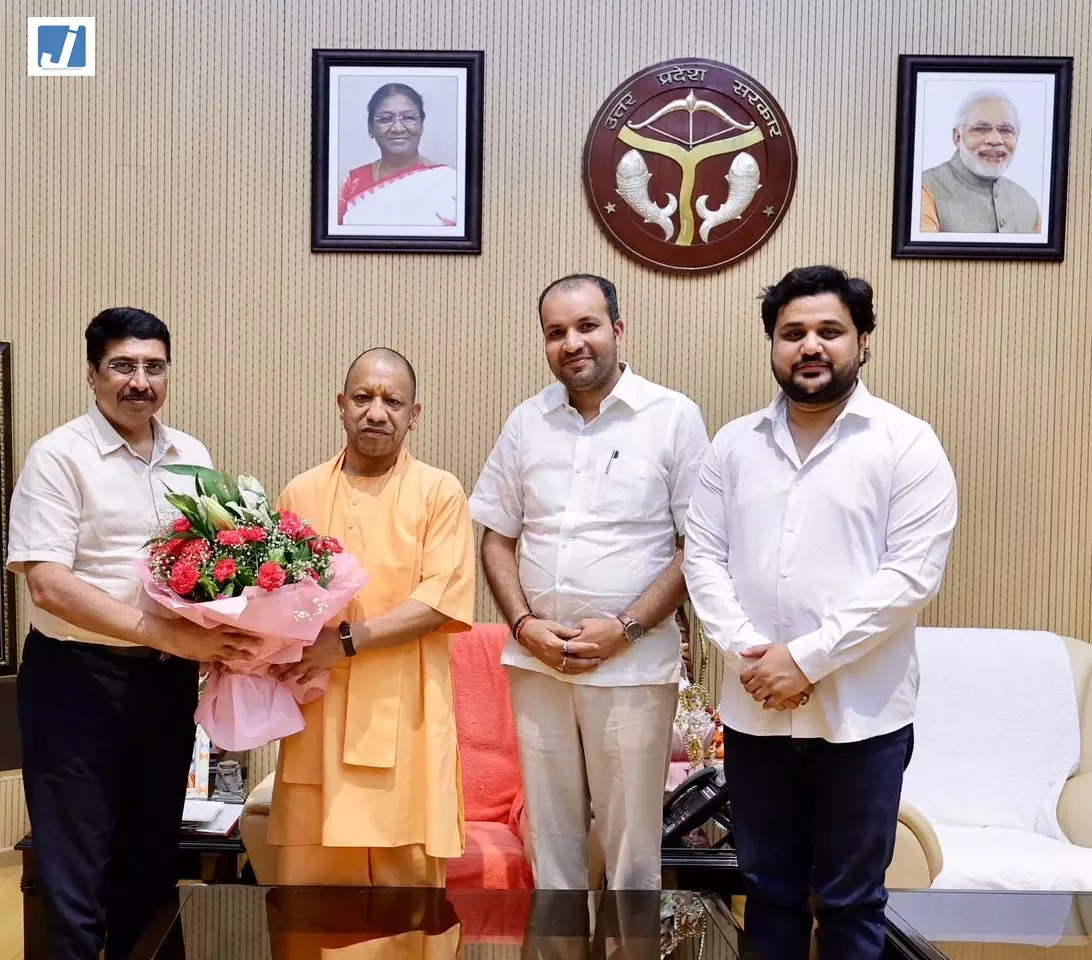 सीएम योगी से मिले दीपक म्हस्के, विकास और सुशासन समेत कई मुद्दों पर हुई चर्चा सीएम योगी से मिले दीपक म्हस्के, विकास और सुशासन समेत कई मुद्दों पर हुई चर्चा