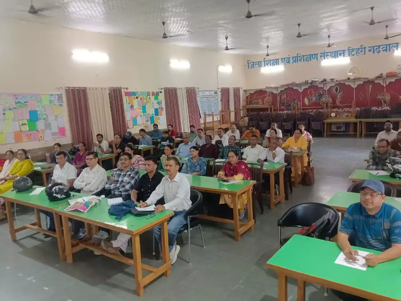 New Tehri: तकनीक आधारित शिक्षा पर सीडीओ ने दिया जोर New Tehri: तकनीक आधारित शिक्षा पर सीडीओ ने दिया जोर